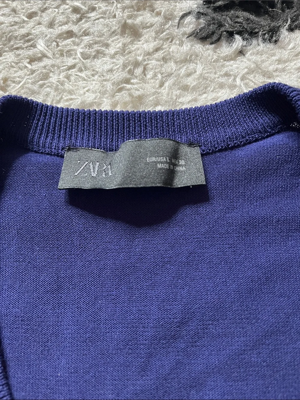 Zara Size Large V-Neck Sweater Blue